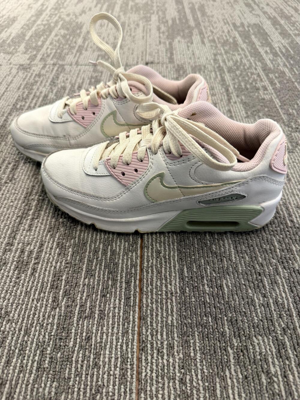 Nike Air Max 90 Shoes Youth Size 4Y White Pink Green LTR GS DQ0276-100 Sneakers